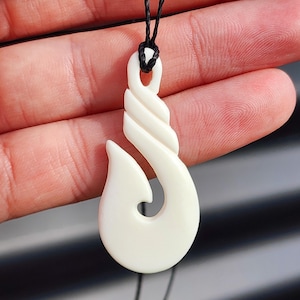 Natural Hand Carved Maori Bone Carving Pendant Necklace - Twist Hook