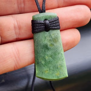 NZ Greenstone Pounamu Toki Pendant Necklace (N295)