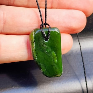 New Zealand Greenstone Pounamu Pendant Necklace (AJJC2322)