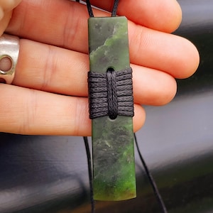 NZ Greenstone Pounamu Toki Pendant Necklace (N286)