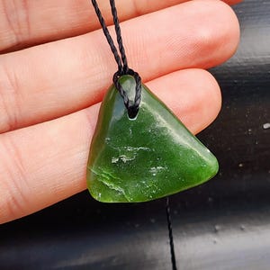 New Zealand Greenstone Pounamu Pendant Necklace (AJJC2325)