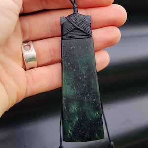 NZ Greenstone Pounamu Toki Pendant Necklace (N302)