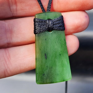 NZ Greenstone Pounamu Toki Pendant Necklace (N315)