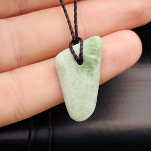 New Zealand Greenstone Pounamu Pendant Necklace (AJJC2284)