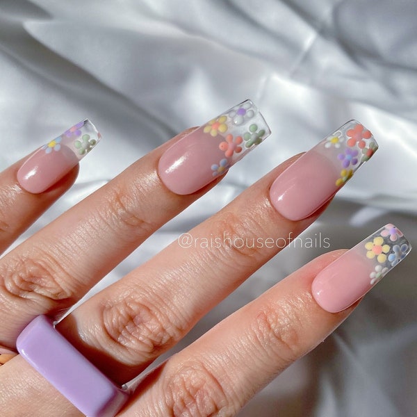 Presse à fleurs sur les ongles, Ongles mignons, Ongles d’été, Ongles pastel, Ongles de printemps, Ongles courts