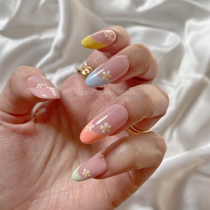 Cute Pastel Flowers Press on Nails, French Tip Nails, Kawaii Style, Spring Short Almond Press ons
