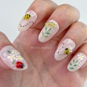 Flowers and Bugs Press on Nails, Spring Press ons, 3D Nail Art, Handmade Nails, Floral Fake Nails