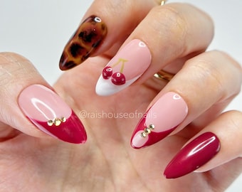 Dark Cherry Press on Nails mit Schildpatt, 3D Kirsche und Strass