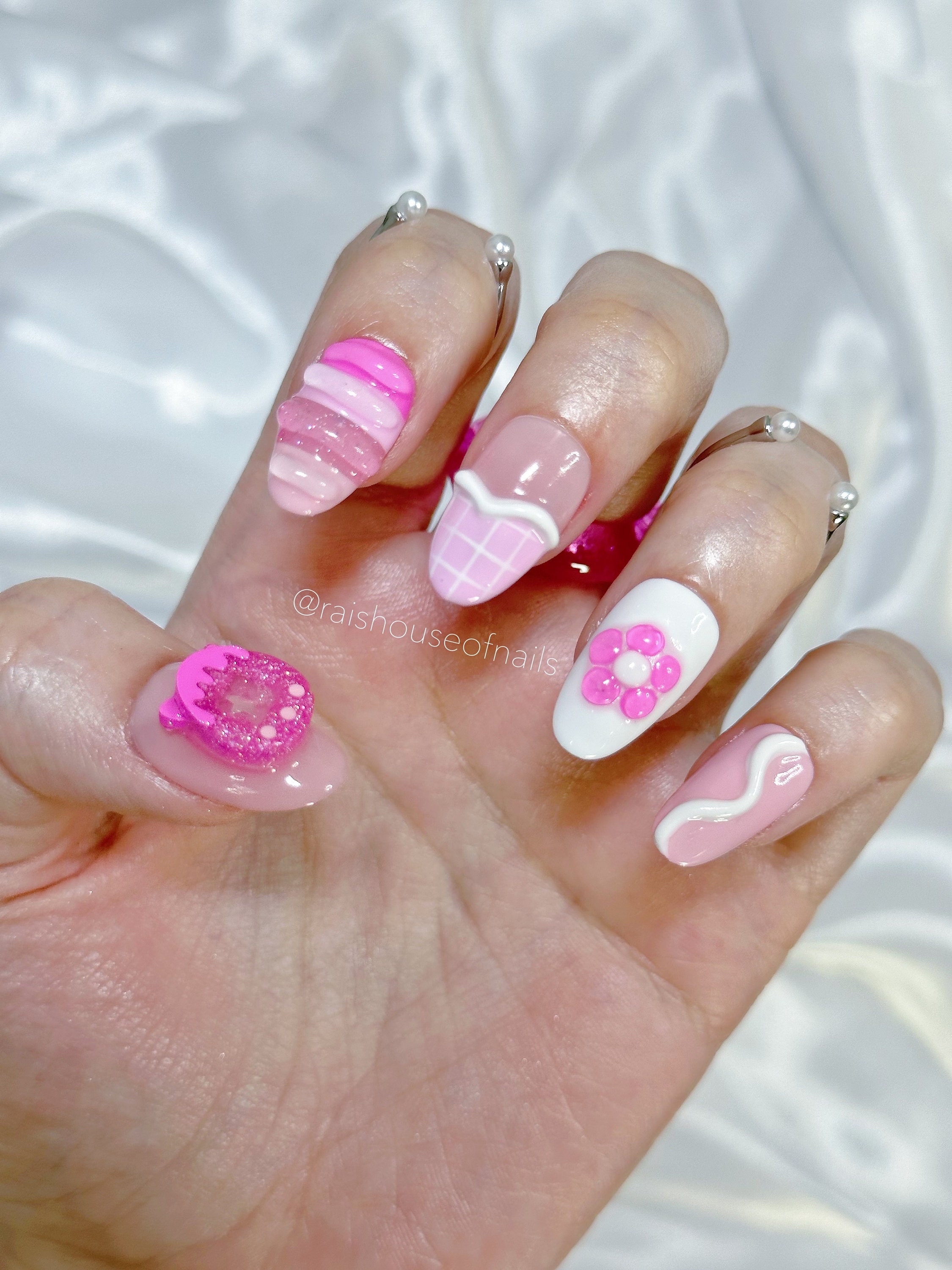 ピンクゼリープレスオンネイル、Y2Kネイル、3Dネイルアート