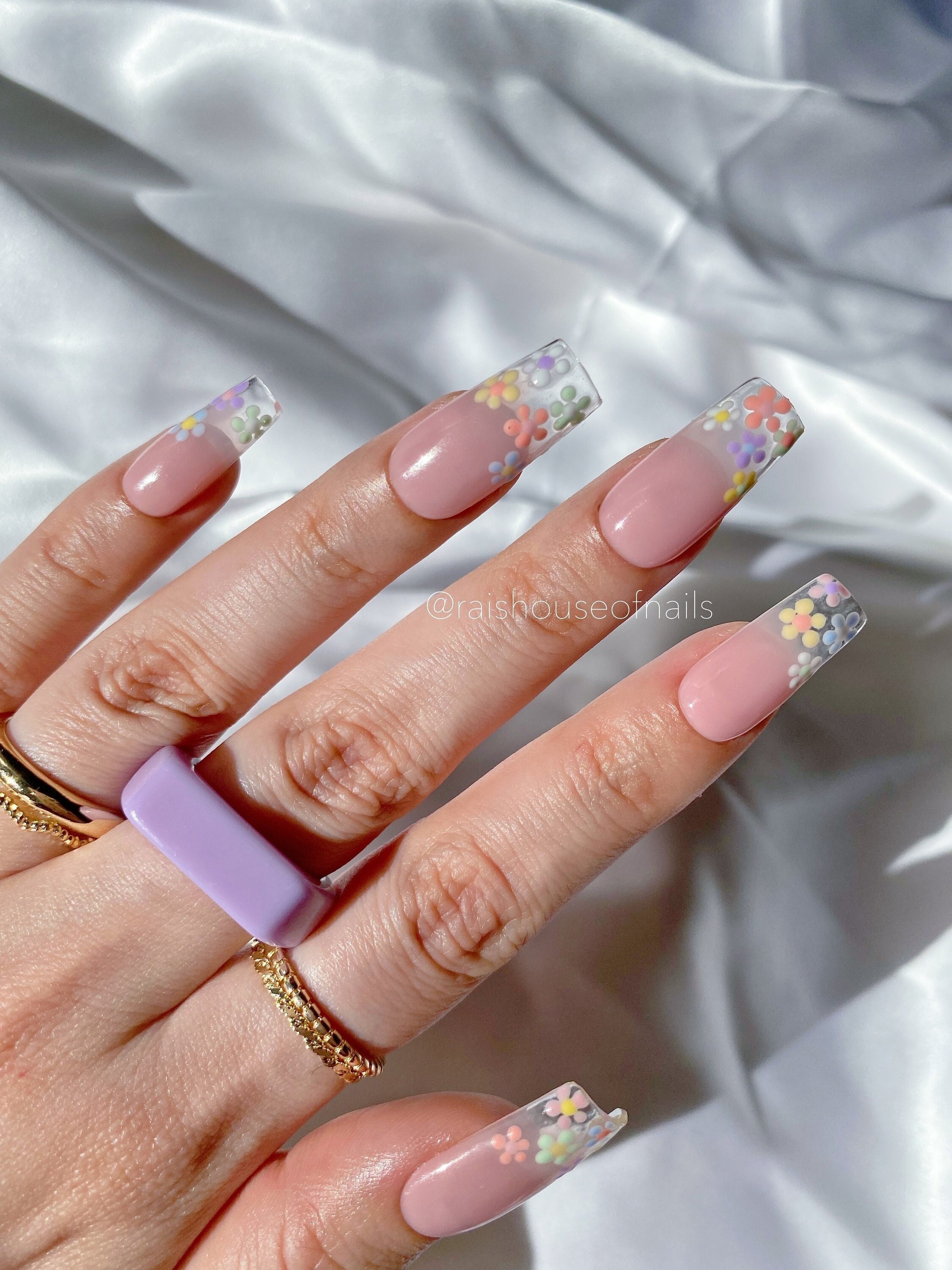 Soft Pastel Flower Nails That Bloom All Summer