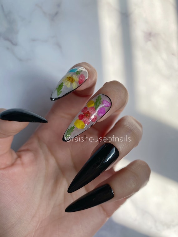 Dried Flowers Press-On Nails