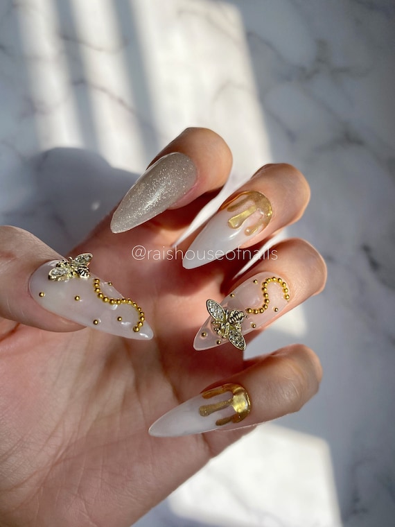 gold acrylic nails