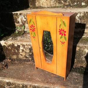 French vintage doll cabinet 60