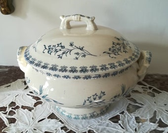 Vintage tureen in French opaque earthenware or porcelain from Gien