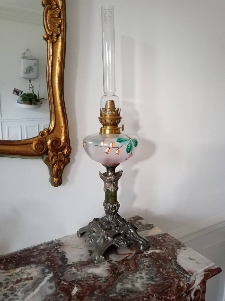 Antiquité Française Lampe à Pétrole en Verre Émaillé 1900 Art Nouveau