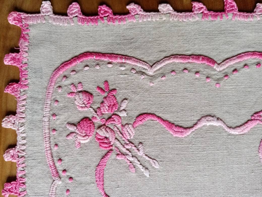 Antiquité Française Napperon Brodé à La Main Des Années 30