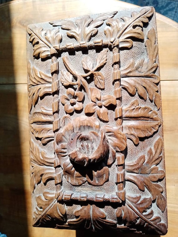 Antique jewelry box in carved wood from the 19th … - image 10