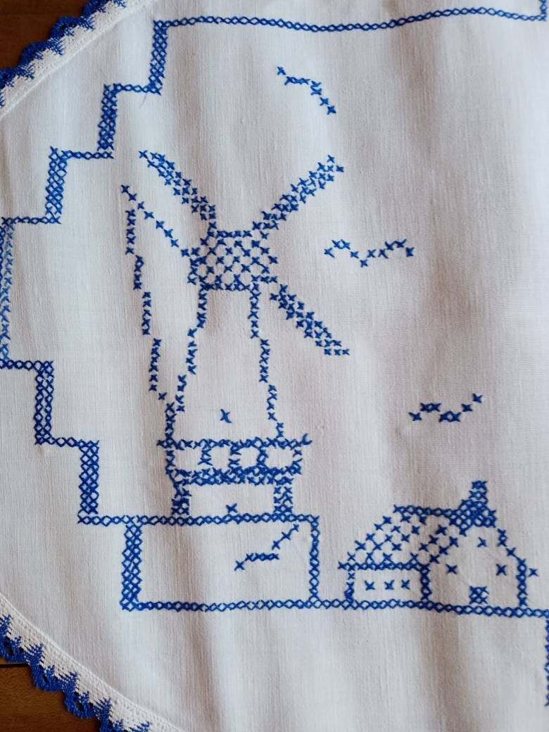 Français Grand Napperon Brodé à La Main.