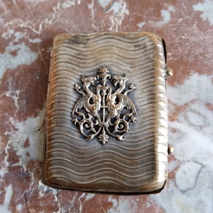 Portasigarette in metallo argentato con decorazione a drago