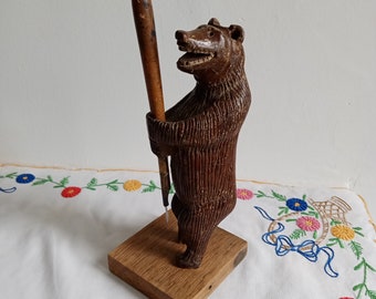 Antique Swiss bear bear pen in wood from the black forest 19th century, bear standing in wood