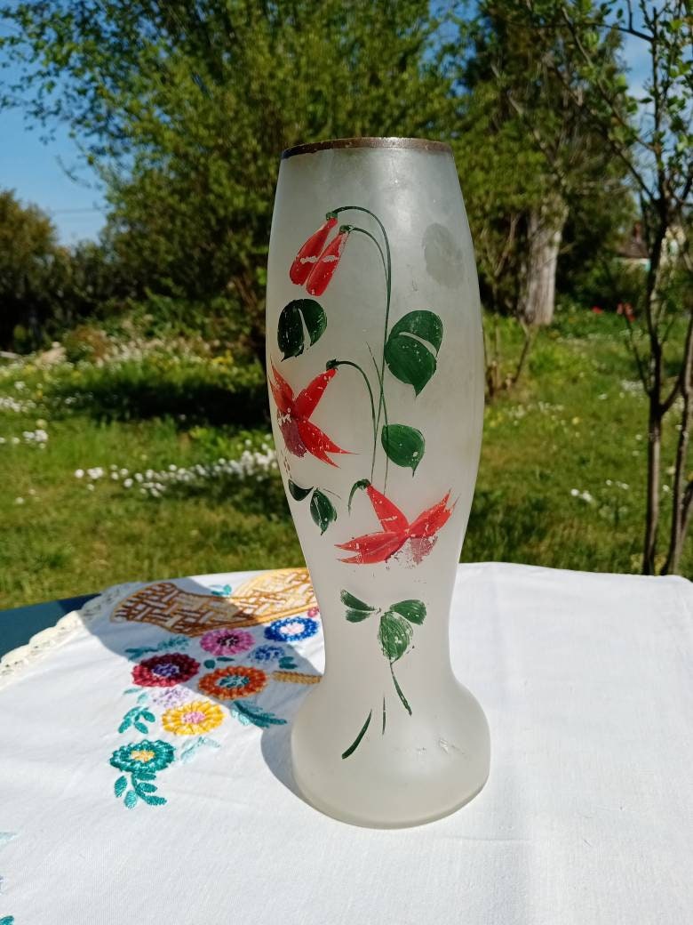 Vintage Français Vase en Verre Opaque Peint de Fleurs Fushias