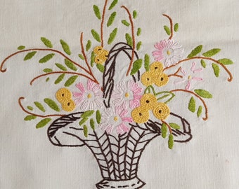 Vintage français napperon brodé à la main de bouquets de fleurs, dessus de commode