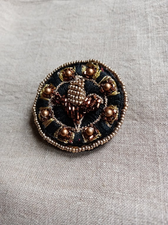Handmade Round Brooch With Antique Pearls and Black and Gold Embroidery Etsy Canada