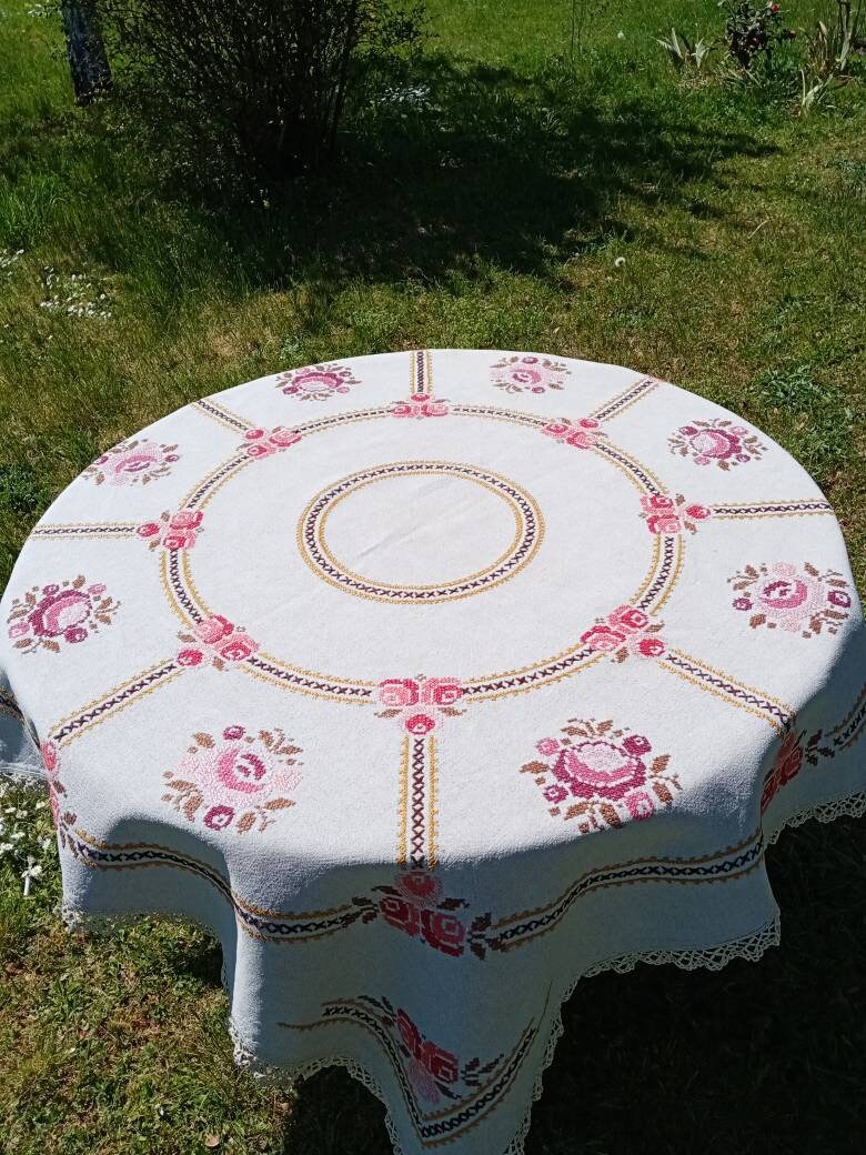 Vintage Français Nappe Carrée Brodée à La Main de Roses 1930 Art Déco