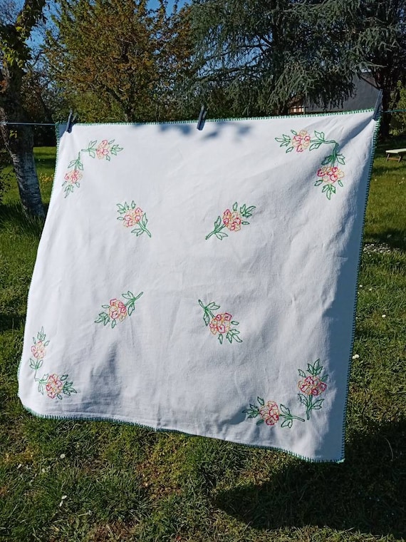 正方形のヴィンテージ刺繍テーブルクロス - Etsy 日本