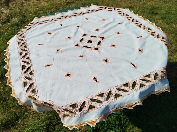 Centre de table brodé à la main en coton Fabriqué en Italie variante Papillon