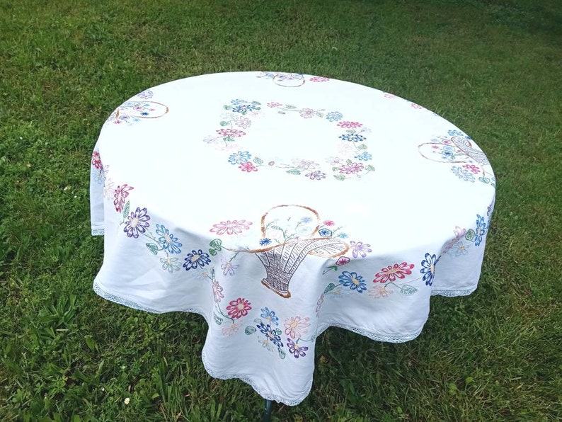 Vintage français nappe carrée brodée à la main de paniers de fleurs multicolores image 2