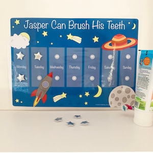 Personalisierte Galaktische Weltraum-Belohnungstabelle für das Zähneputzen für Jungen – A4-Format, langlebig, wiederverwendbar, Sterne zum Befestigen – ideal für Kinder und Kleinkinder