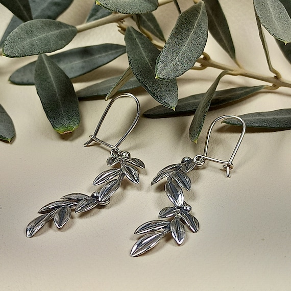 Dangle earrings with olive branches and leafs in oxidated sterling silver