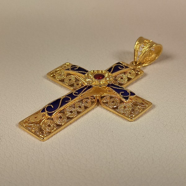 Byzantine, fait à la main, travail en filigrane Croix grecque avec émail en or jaune massif 18 carats