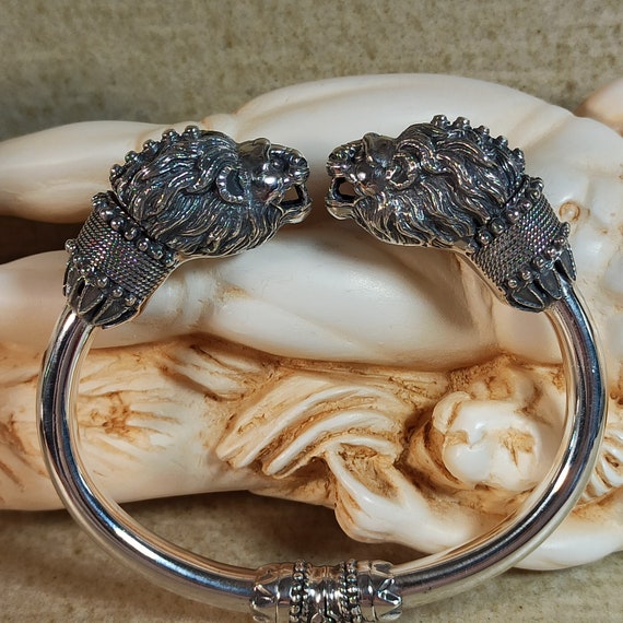 Handmade large bracelet with lion heads made of sterling silver 925