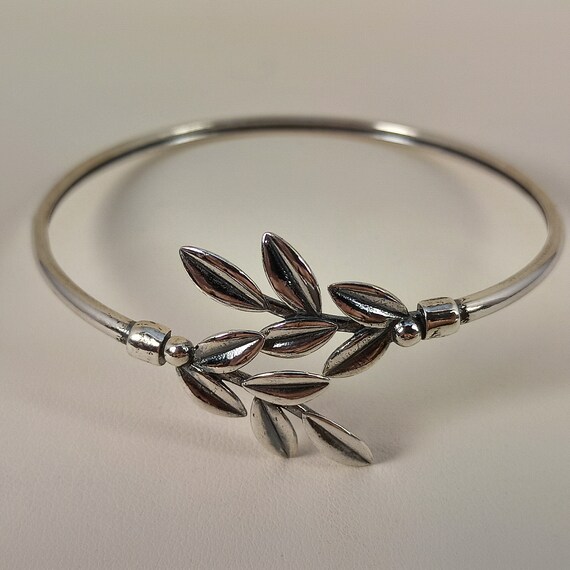 Olive tree leaves in sterling silver 925,  Sterling silver bracelet with olive tree leaver,  Bracelet with olive tree leaver in silver 925