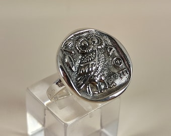 Ring with the figure of an owl in sterling silver 925