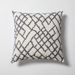 Ethnic Kilim Diamond Pillow Cover: Boho Woven Throw Pillow (20x20 inches)