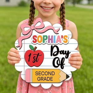 Accesorio fotográfico personalizado con lazo para el primer día de clases, hitos escolares intercambiables, kit de letreros de regreso a clases, hitos escolares
