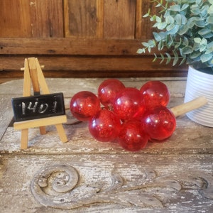 Kleine Vintage Lucite Rote Tafeltrauben, 70er Trauben Cluster Dekor, Retro Dekor