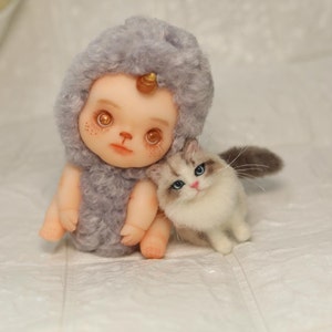 Miniature Needle Felting Cat Full Body Sculpture; Miniature Sculpture; Wool Sculpture