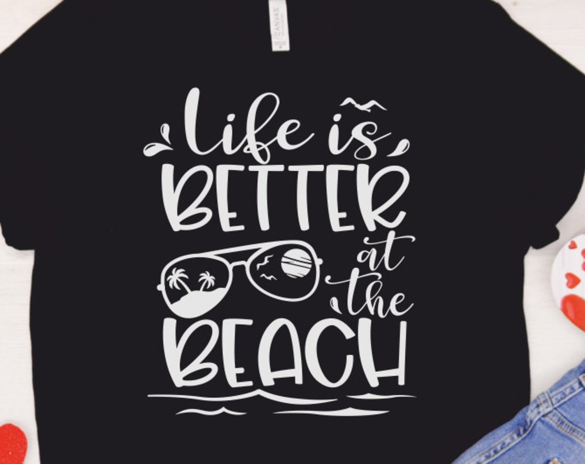 Discover Das Leben ist besser am Strand Life Is Better At The Beach T-Shirt