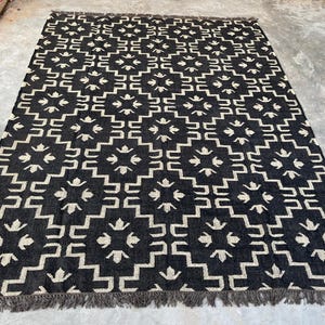 Handwoven black with white jute kilim rugs-handloomed wool jute rugs-large area kilim rugs-kilim rug modern living room-kilim rug lounge