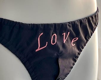 Retro Black Cotton Bikini Panties with Cutout & Pink “Love” Embroidery – 1940s 1950s Vintage‑Style Lingerie
