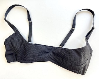 Handmade Retro Bullet Bra – 1940s 1950s Black Wireless Cage Shelf Bra, 1/4 Cup Cone Circle Stitch
