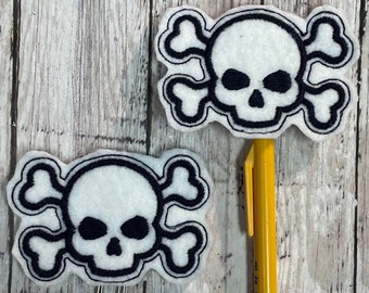 Skull and Crossbones Feltie single 4 x 4 Embroidery Design (2 versions - Feltie & Pencil Topper) DIGITAL DOWNLOAD ONLY, Hair Bow Jolly Roger