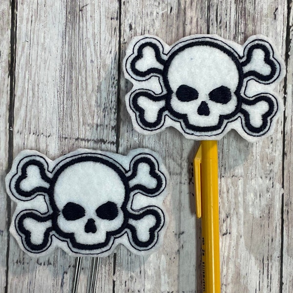 Skull and Crossbones Feltie single 4 x 4 Embroidery Design (2 versions - Feltie & Pencil Topper) DIGITAL DOWNLOAD ONLY, Hair Bow Jolly Roger