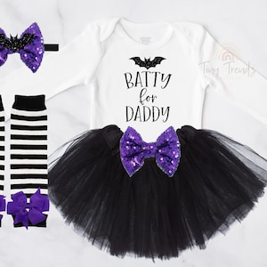 Baby Girl Halloween Outfit, Batty for Daddy, Toddler Halloween Outfit, Purple Tutu, bat hair bow, Babys halloween party outfit, Newborn