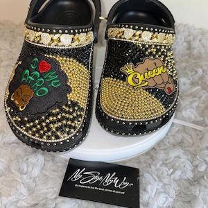 Strass zwarte Crocs: custom Queen-ontwerp