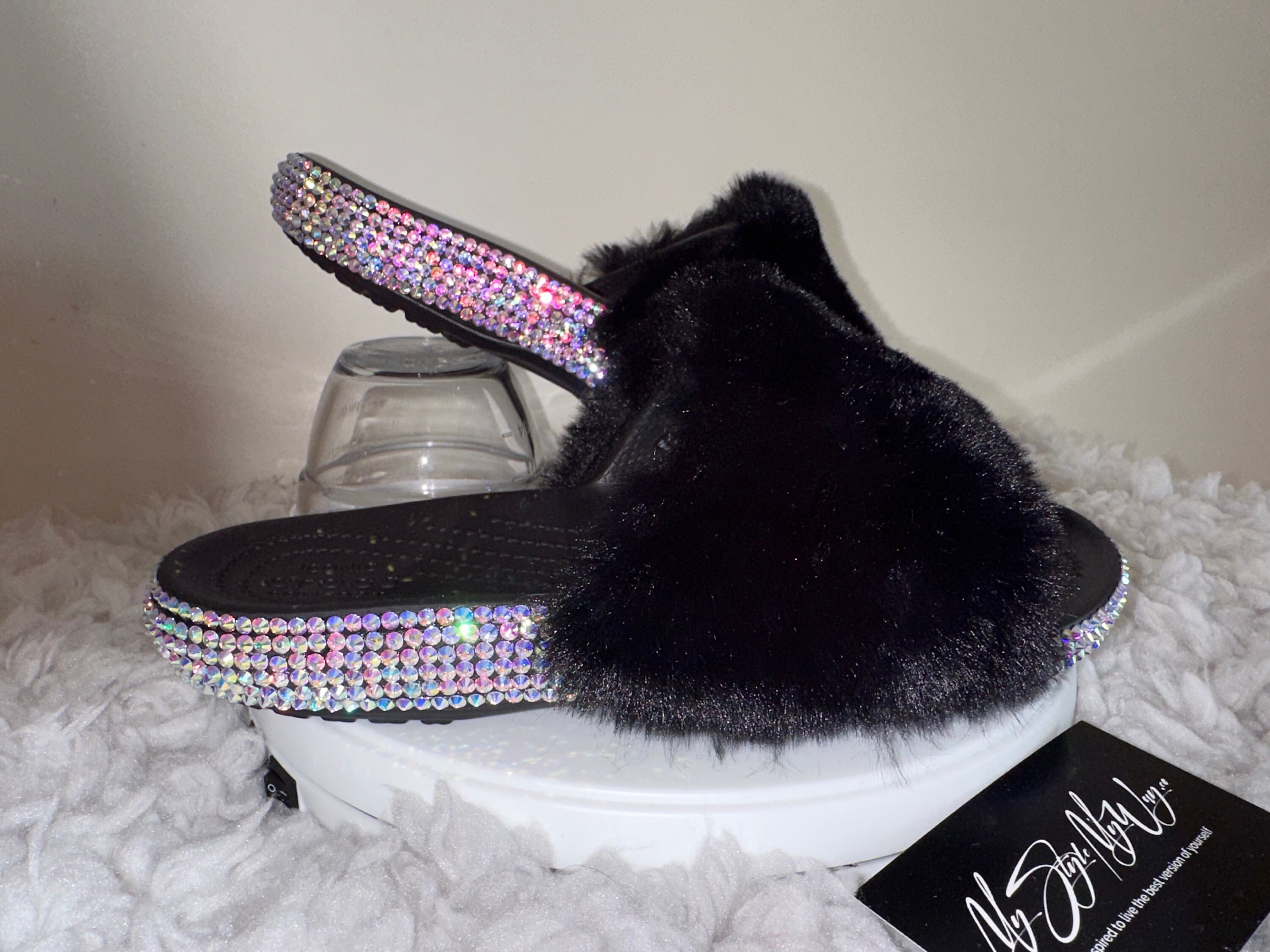 ✨Designer Custom Fur Crocs✨  Crocs fashion, Crocs, Women's crocs